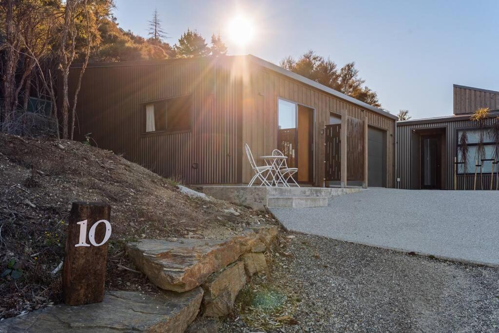 Cosy Studio With Mountain Views Apartman Wanaka Kültér fotó
